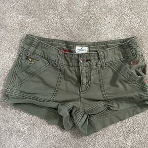 Vintage Cargo Low Waisted Shorts, American Eagle Early 2000s, Fits size 4-6